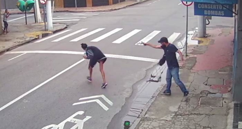 Absurdo gente: Homem é preso após matar moradora de rua no Rio de Janeiro; Veja o vídeo