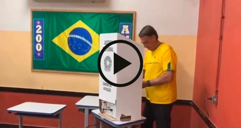 Bolsonaro vota, mas algo chamou mais atenção na URNA – Vídeo