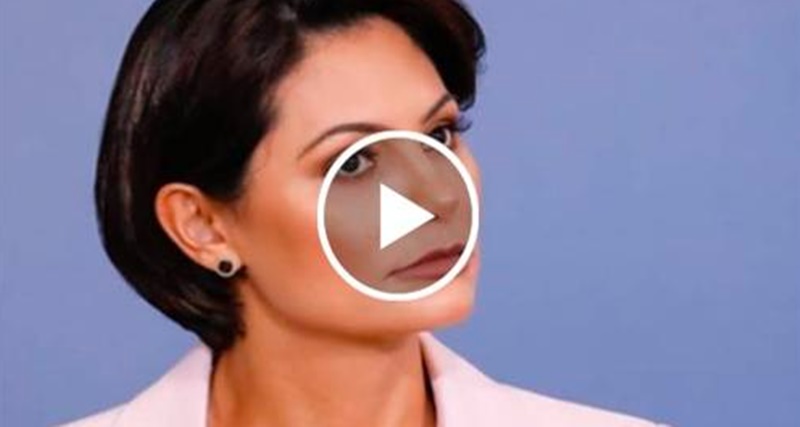 Michelle volta ao Brasil e desembarca sozinha para fazer a mu…ver mais