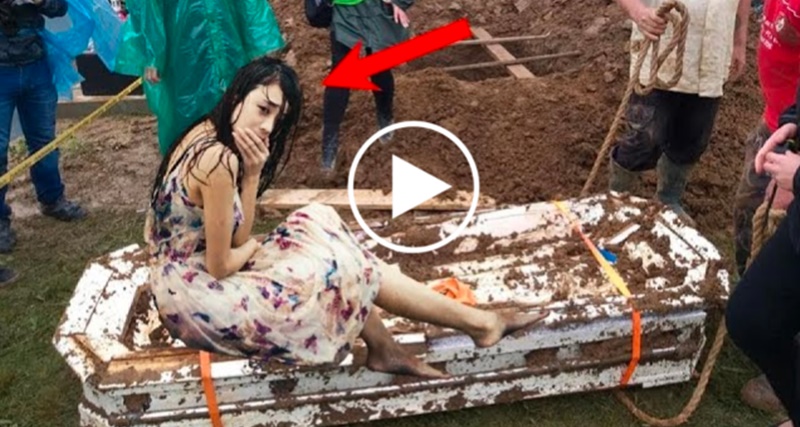 Mulher atrasou para o enterr0 de sua irmã e pediu para abrir o caixã0, quando ele foi aberto… Ver mais