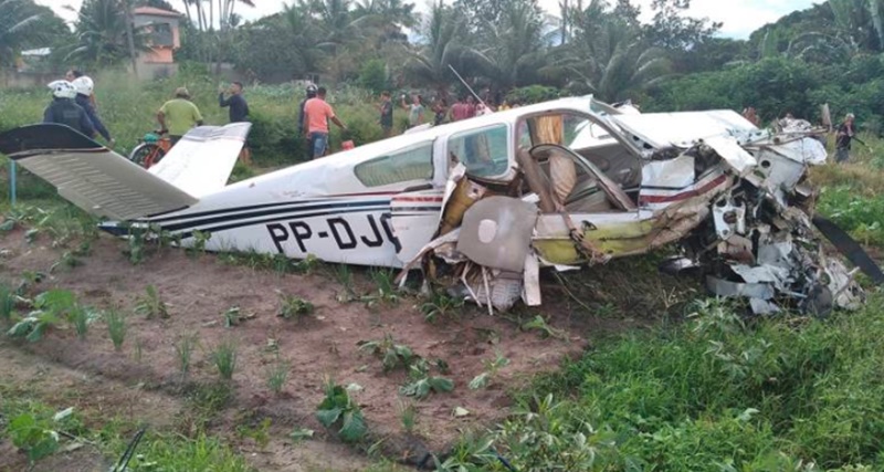LUTO: Avião acaba de cair e várias mortes são confirmadas, e entre as vítimas estava o nosso querido… Ver mais