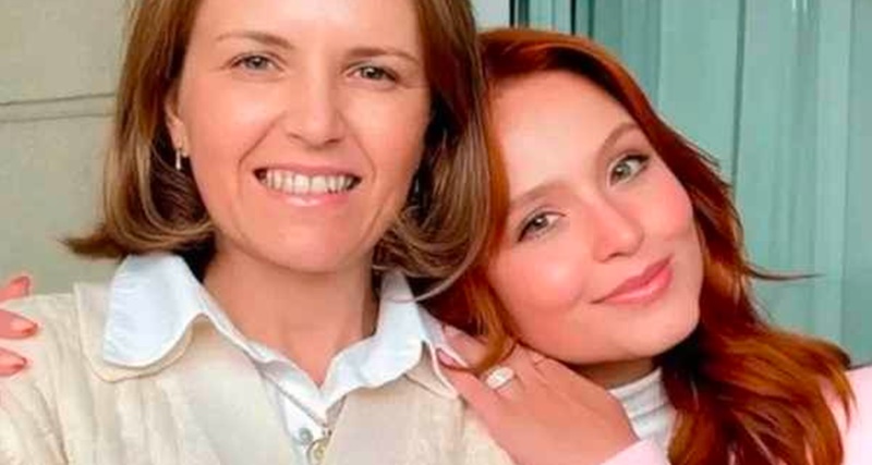 Larissa Manoela expõe prints da mãe a xingando na noite de Natal