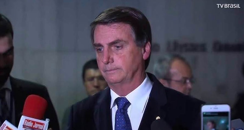 BOMBA: Em plena quinta feira triste notícia sobre Bolsonaro é confirmada, ele f… Ver mais